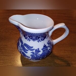 Churchill England Blue Willow Pattern Smooth Earthenware Creamer